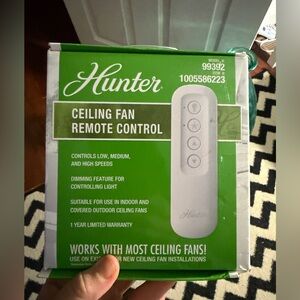 NIB Hunter White Ceiling Fan Remote Control 99392